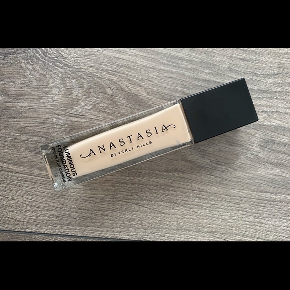 Anastasia Beverly Hills Luminous Foundation - Picture 1 of 3